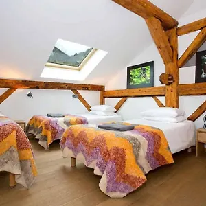 le-laurys-morzine.hotels-rhonealpes.com/